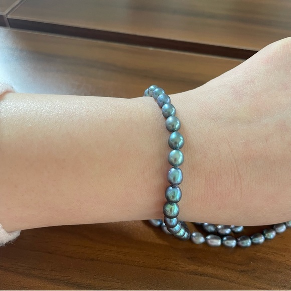 HOST PICK⭐️Purple Pearl necklace & Bracelet set 🤍🤍 Handcrafted Quality ✨ - Picture 5 of 6